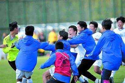 苏亚雷斯：我渴望上场比赛，最近的成绩让队员们士气高昂（苏亚雷斯：迫不及待想出战，近期战绩提振全队士气）