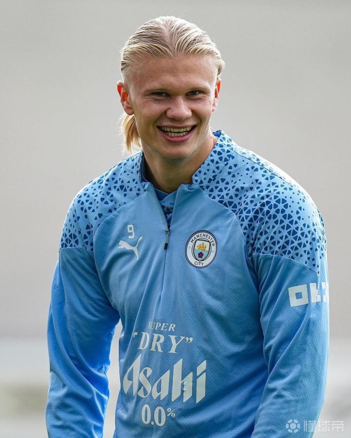 希腊媒：曼联与皇马已经报价奥林匹亚科斯18岁中场穆扎基蒂斯（希腊媒体称曼联与皇马已就奥林匹亚科斯18岁中场穆扎基蒂斯提出报价）