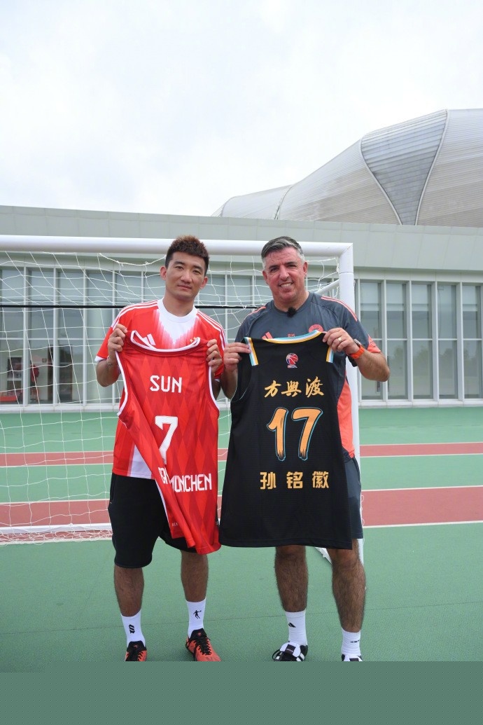 队报：罗马有意冬窗签恩博洛，已经与球员接触了解情况（《队报》：罗马冬窗有意引进恩博洛，已与球员取得联系）