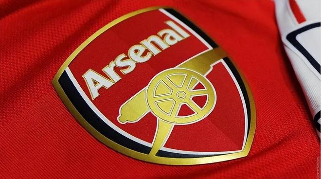 天要亡我？44岁阿隆索欲哭无泪：10大后卫仅1人能用 2天后迎生死战（44岁阿隆索陷防线危机：10名后卫仅1人可用，2天后迎生死战）